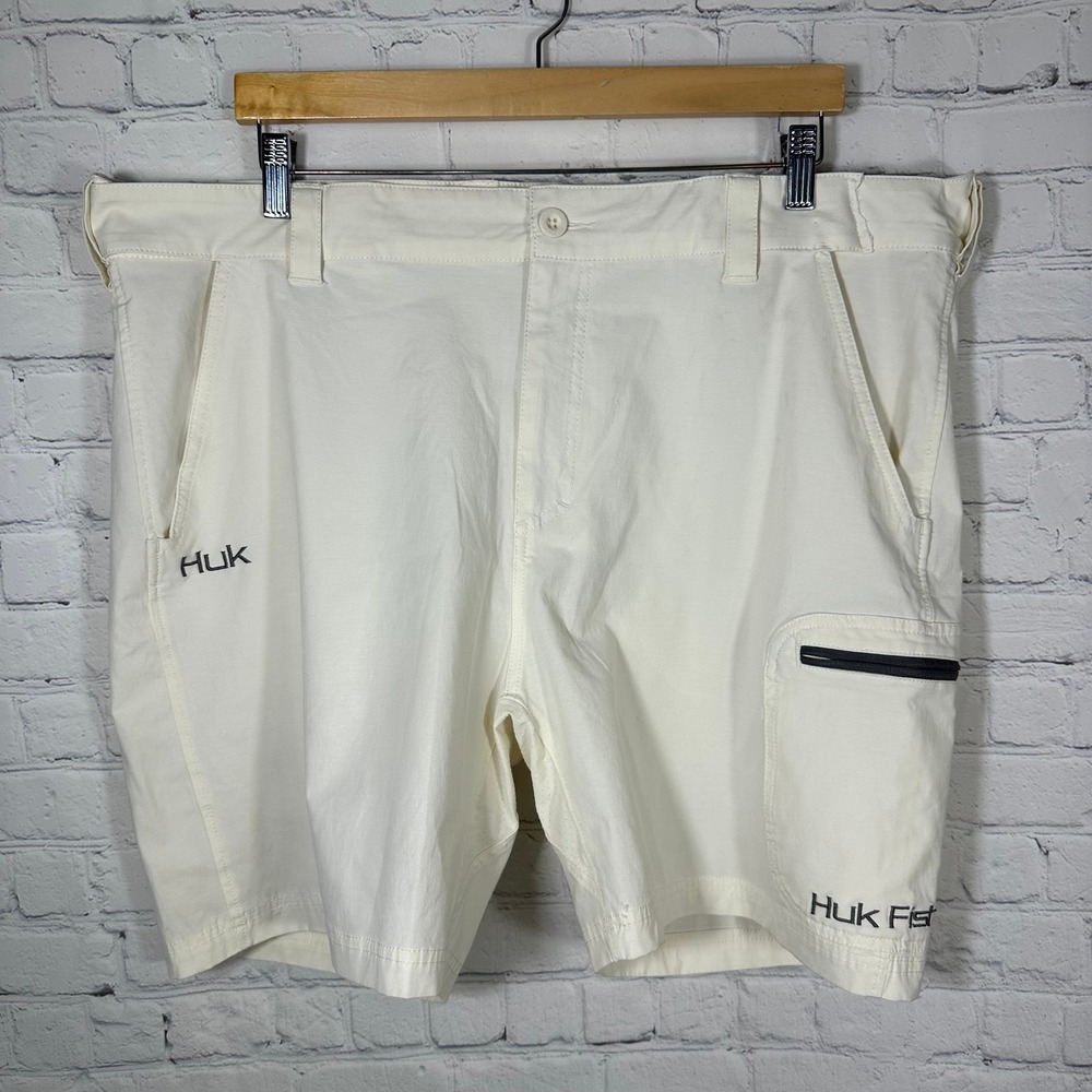 Huk Performance Fishing Shorts Mens XXL Cream Off White Stretch Cargo Pockets